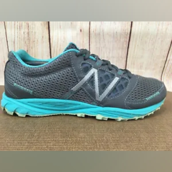 WOMENS NEW BALANCE RUNNING SHOE 8.5 - Picture 3 of 5